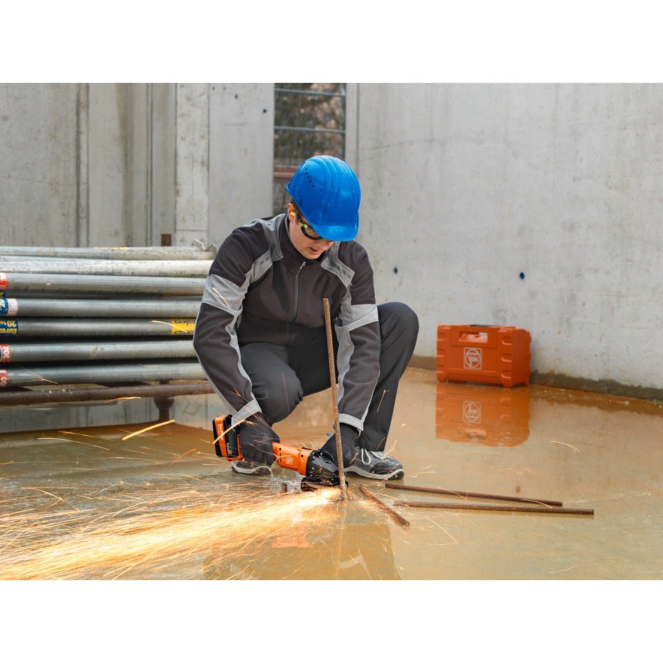 CCG18-125BL, Cordless 5 in. Brushless Angle Grinder, 18V Switch style