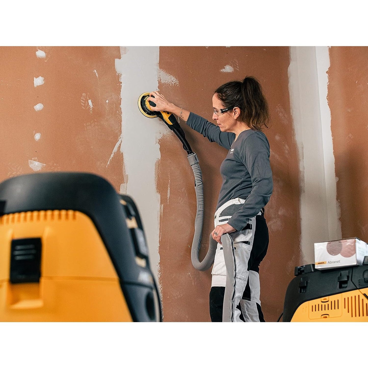 MIRKA DEROS 6" ELECTRIC SANDER 650CV 5MM ORBIT, VACUUM-READY