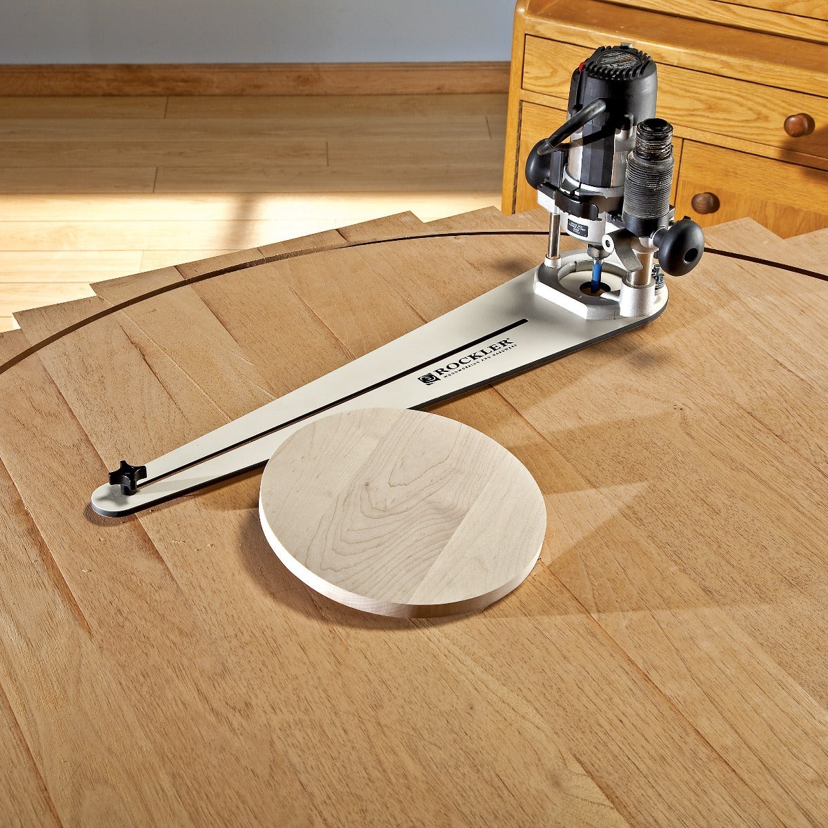 Rockler 40982 - Circle Cutting Jig for Routers