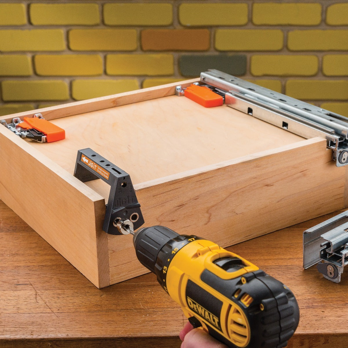 Rockler 64695 Jig It Undermount Drilling Guide