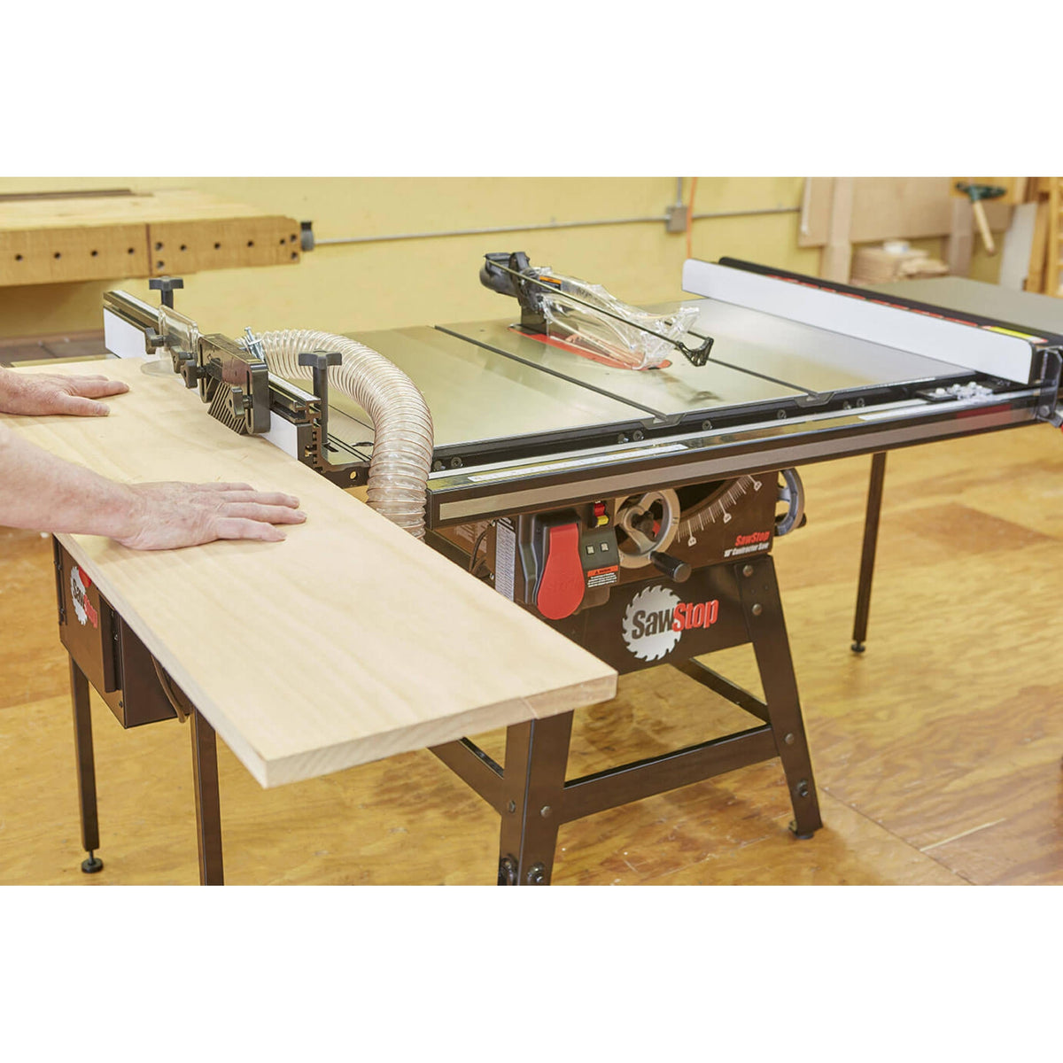 SawStop Contractor Saw CNS™