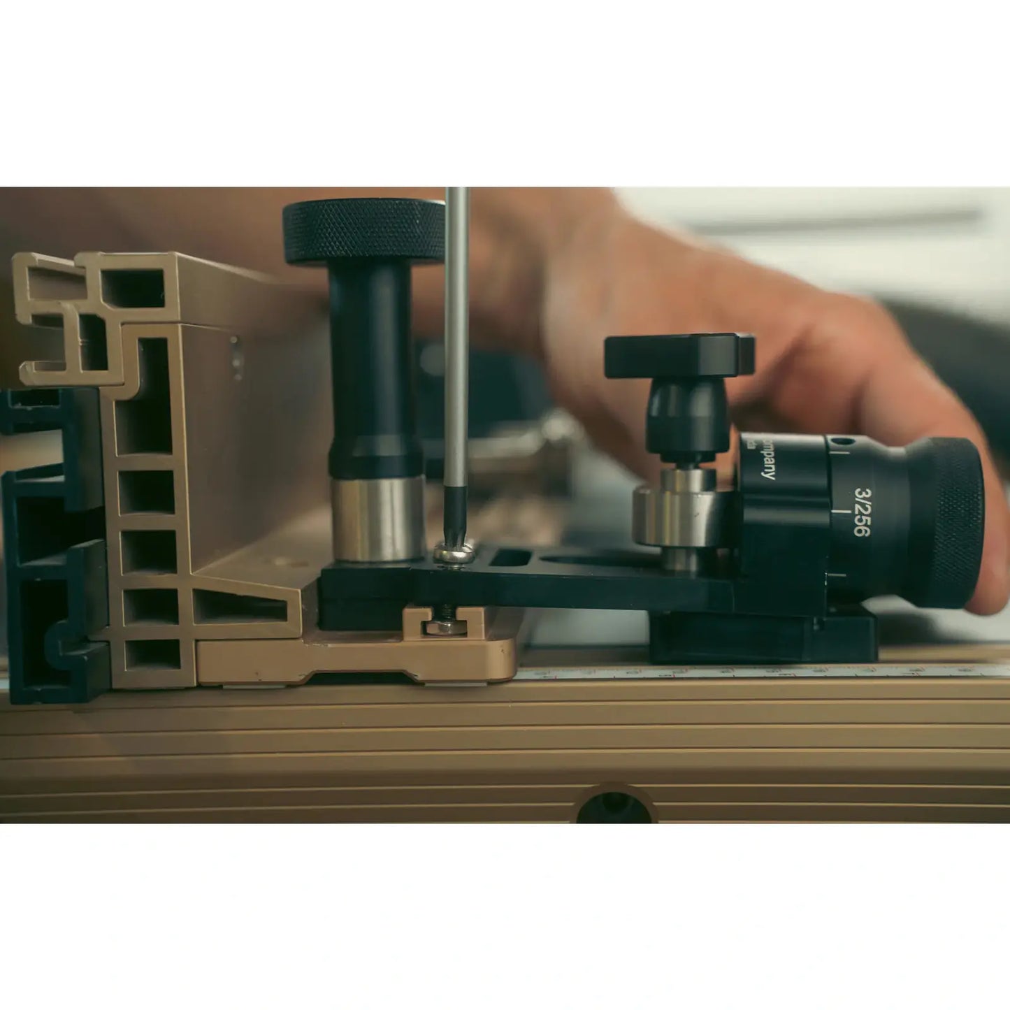 Micro Adjuster